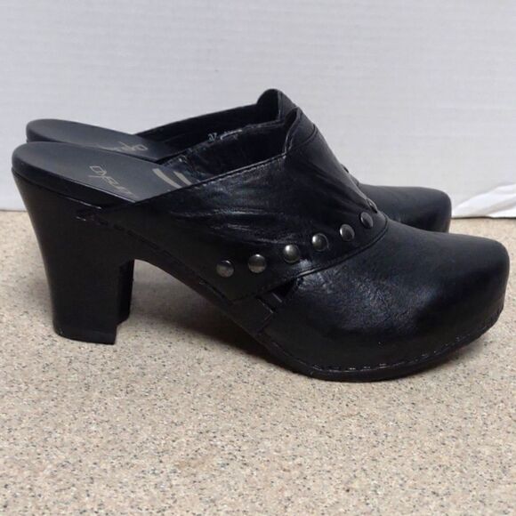 👍 Dansko Black Mules Size 37.    A3 - Picture 1 of 6